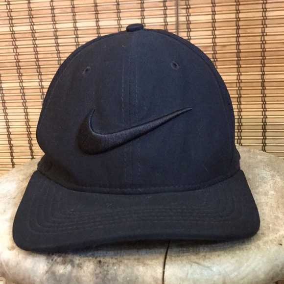 Black Nike Golf Hat - Picture 1 of 3